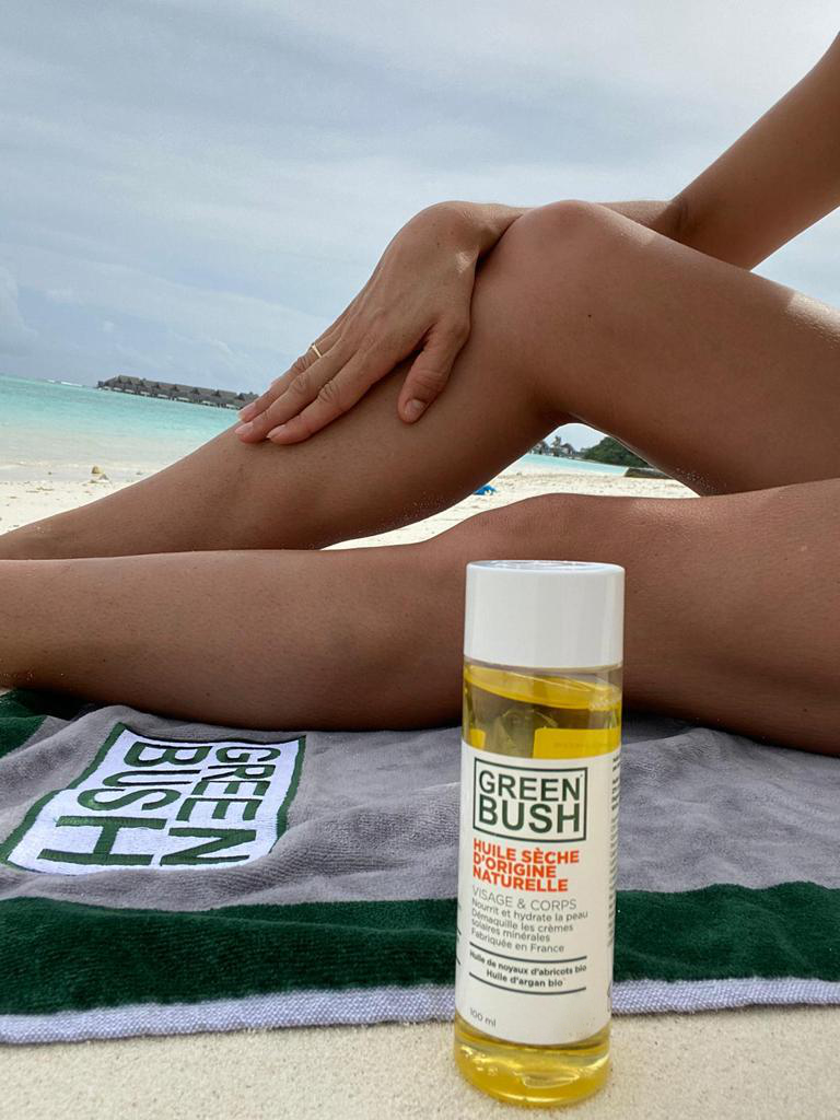 Dry oil of natural origin